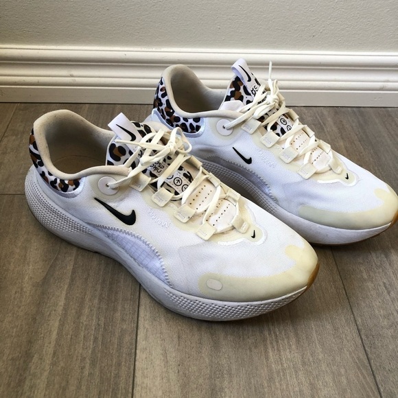 Nike React Escape Run White Leopard Sneakers 11 - Picture 2 of 9